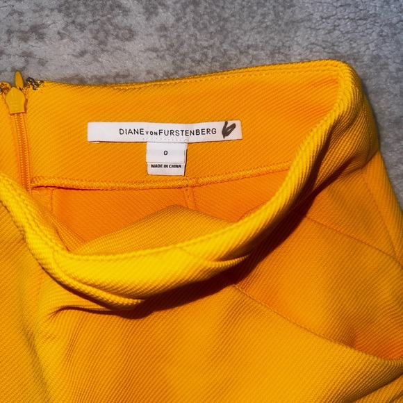 Mini skirt size 0 - Picture 2 of 2